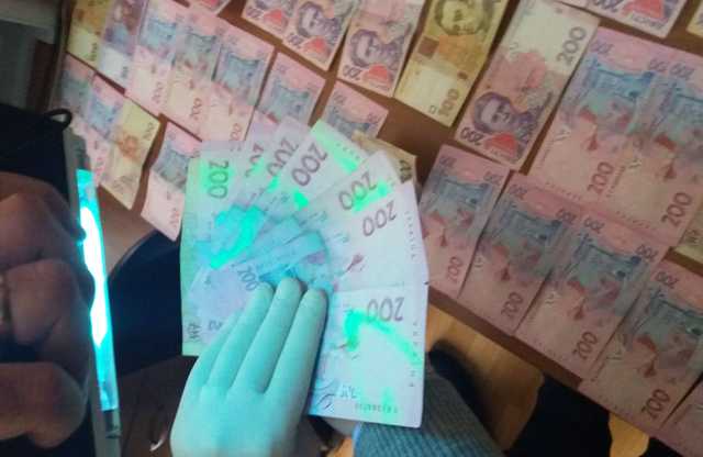 У Полтаві на хабарі затримали директора автошколи