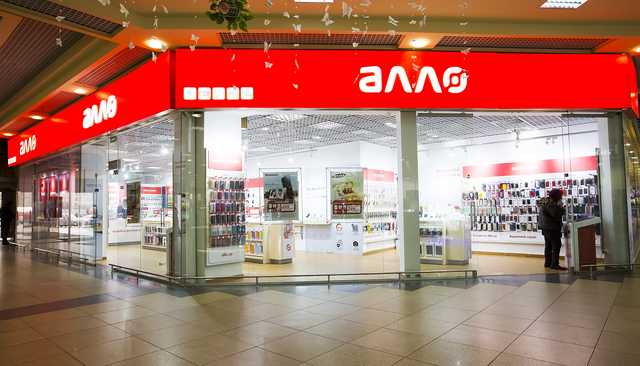 Мережа магазинів «Алло» продає старі телефони під виглядом нових