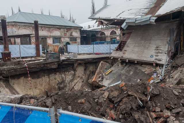 В Харькове ушел под землю целый дом