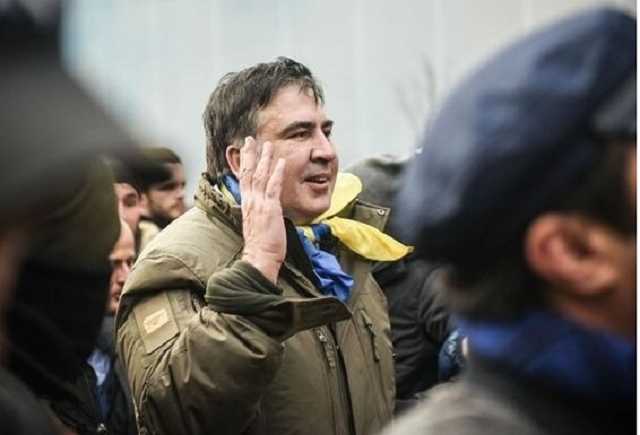 Вече закончилось. Ультиматум Саакашвили везут к дому Порошенко