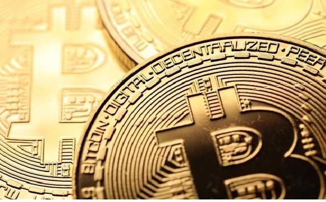 Курс биткоина стремительно рухнул: последние показатели