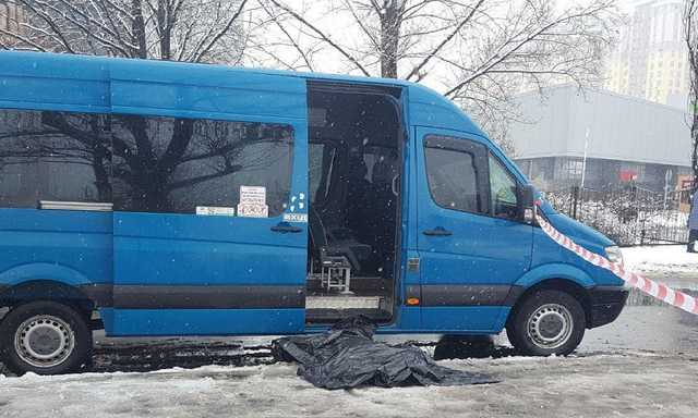 В Киеве из-за ссоры в очереди на автобус убили мужчину
