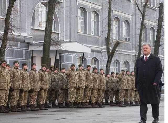 Порошенко: В Украине прошли успешные испытания модернизированного зенитно-ракетного комплекса C-125М "Печора"