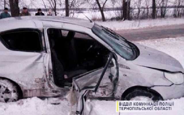 На Тернопільщині внаслідок ДТП госпіталізовано 7 осіб, з них троє дітей