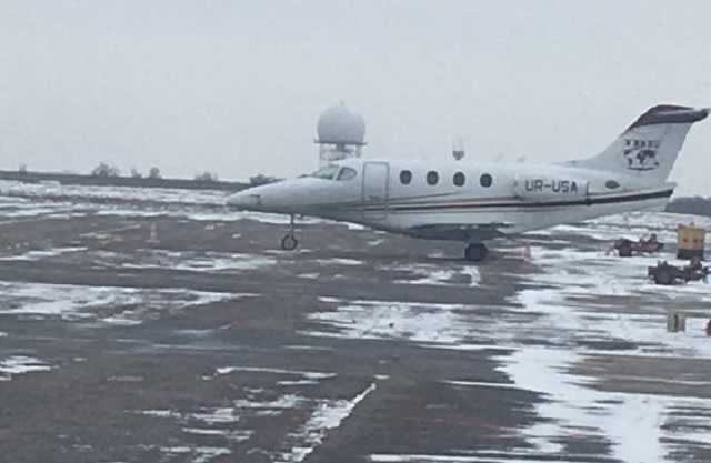 Самолет, которым Саакашвили отправили в Польшу, нашелся в Днепре: эксклюзивное фото