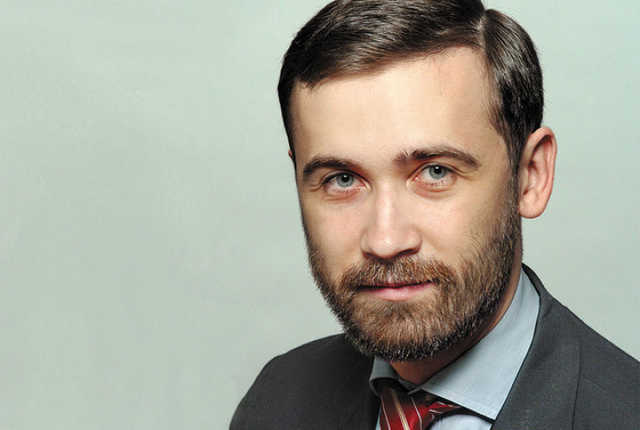 "Семью" Януковича заставили отправить миллиард долларов на финансирование "ЛНР" и "ДНР" - Пономарев