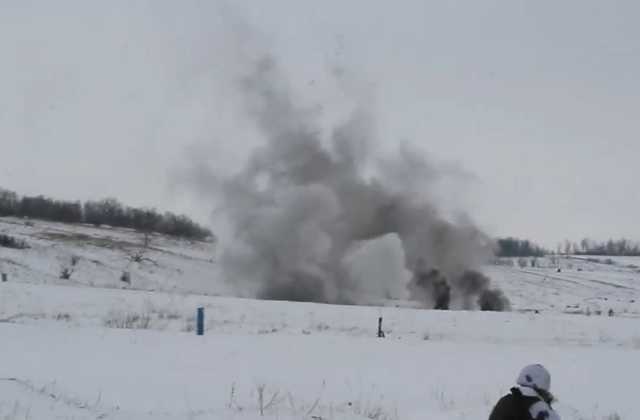 Штаб АТО показал, как десантники отрабатывают наступление