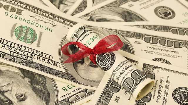 Доллар безудержно рвется ввысь: названа дата пика валютного подорожания