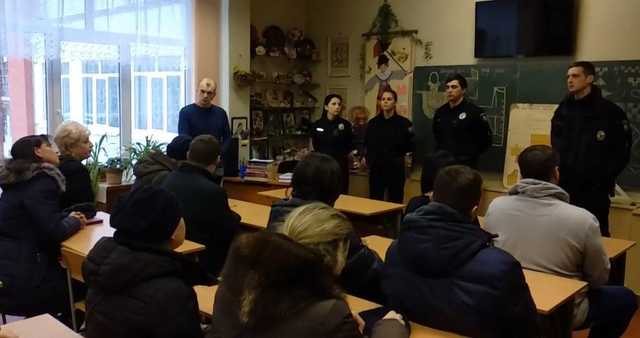 В Днепре уволили директора школы, где ученика-переселенца довели до инсульта