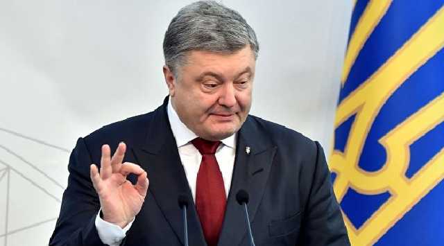 Появились подробности, как раздевали журналисток перед допросом Порошенко в суде