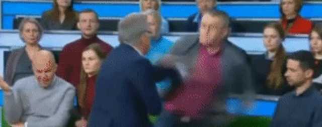 Ведучий НТВ з кулаками накинувся на "українського експерта" в прямому ефірі
