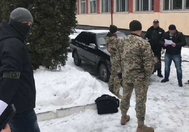 Командир воинской части обложил данью нелегальный бизнес