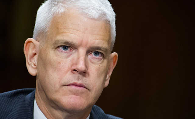 Стивен Пайфер: президент Украины остановил реформы, прикрываясь российской агрессией — «Голос Америки»