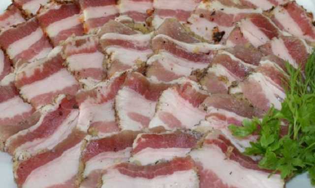 Сала Україні: на мінімальну пенсію можна купити 19 кг сала, раніше — 40