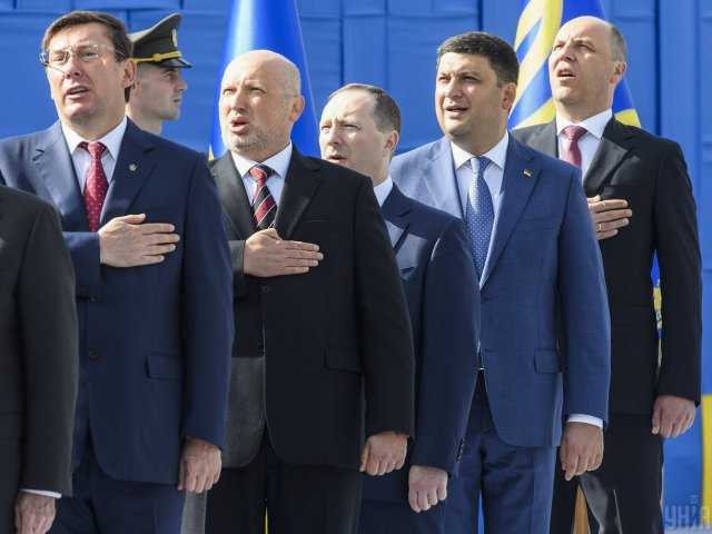 У Луценко начали спешно продавать дела