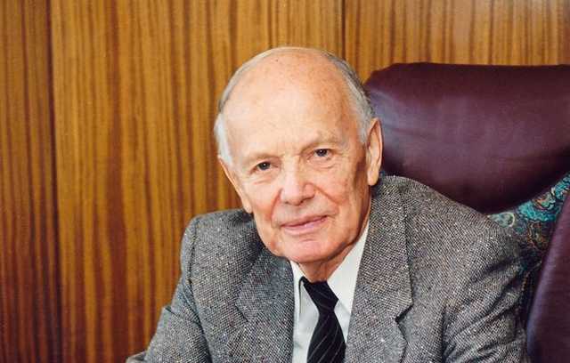 Зомбі-академія: вчені-пенсіонери НАН України не витримують конкуренції у світовій науці. Їх утримання коштує близько 3,7 млрд. грн