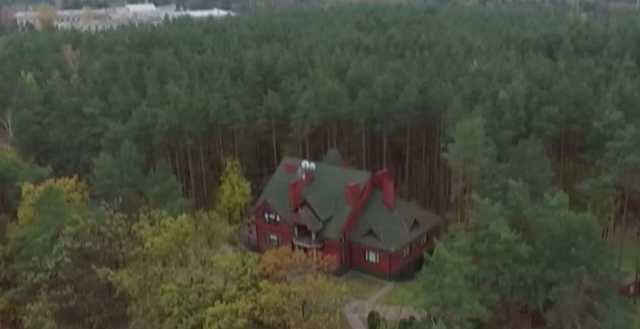 Пустуют 4 года: СМИ показали арестованные имения экс-соратников Януковича