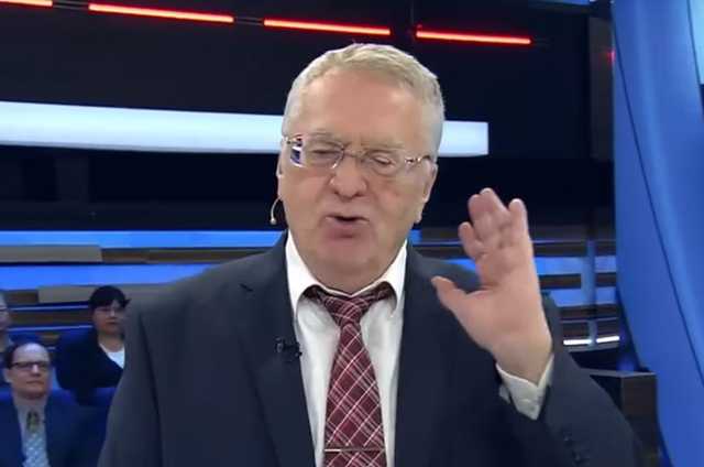 Жириновский жестко обматерил Собчак в прямом эфире во время дебатов