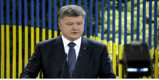 Перед конференцією Порошенка у журналістів перевіряли папери