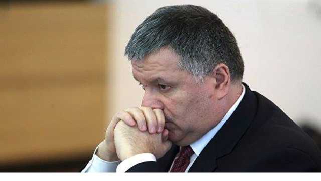 Михаил Подоляк: «Итальянская вилла для министра»