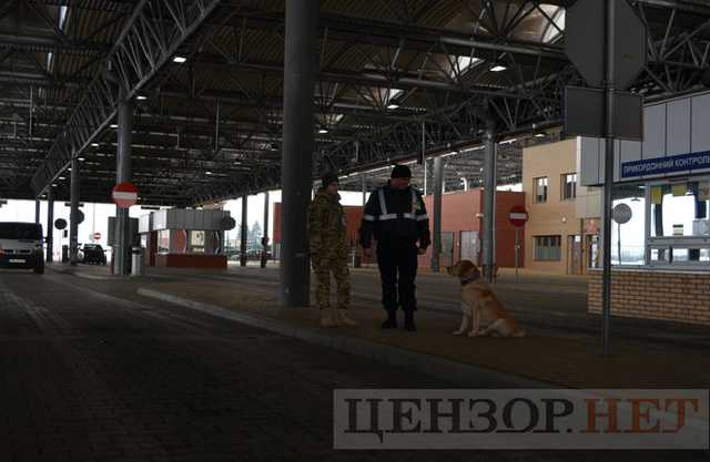 Біометричний контроль на українсько-польському кордоні: як це працює