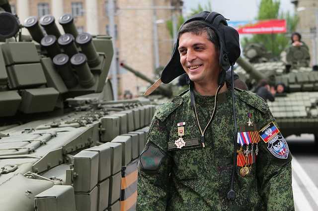 Сурков предложил назвать новое российское оружие в честь боевика «Гиви»