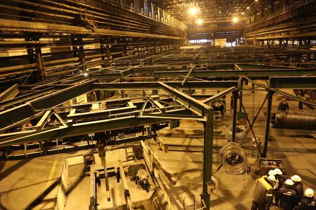 В Кривом Роге в здании цеха из-за снега обрушилась кровля, есть пострадавший