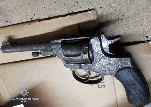 На юге Украины с погоней задержали банду, похитившую драгоценностей на миллионы гривен: опубликованы фото