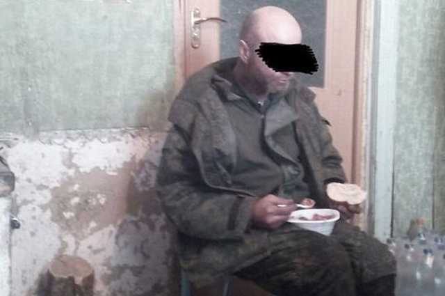 Бойцы ВСУ захватили в плен боевика из России