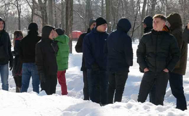 Под судом против Крысина собрались "титушки"