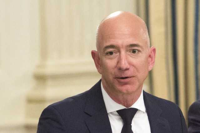 Forbes назвал богатейших людей планеты: топ-10 миллиардеров