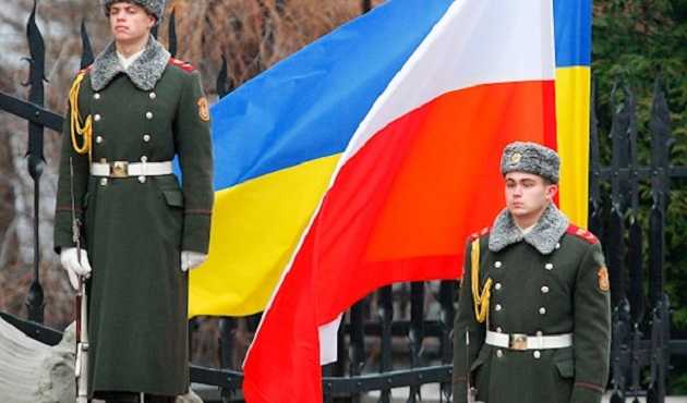 Польша начала "махать саблей" перед воюющей Украиной - депутат Сейма