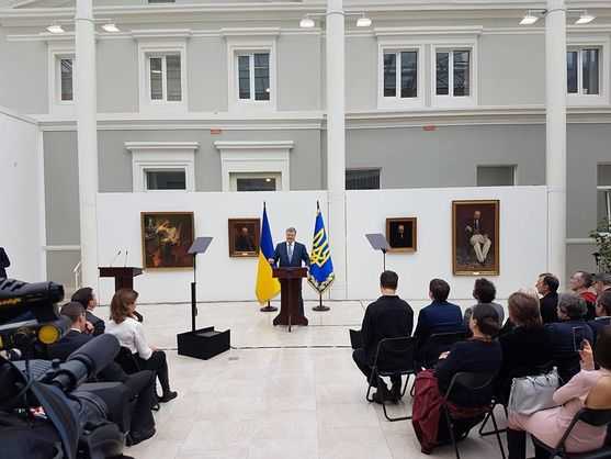 Года слишком мало: Порошенко заявил о десятилетии украинского языка