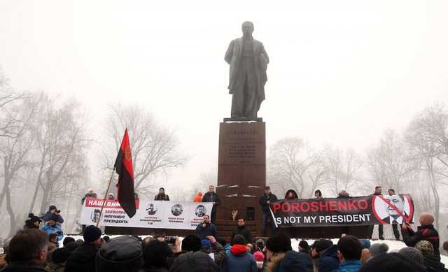 Порошенко не приехал возложить цветы к памятнику Шевченко в Киеве