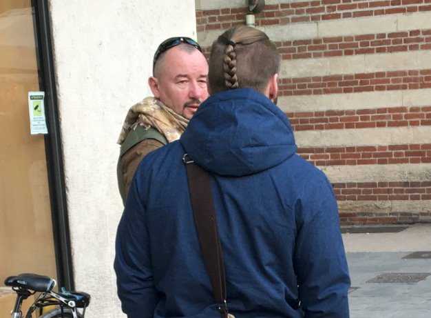 «Чуть не убил»: Украинский десантник встретил в Италии российского пропагандиста