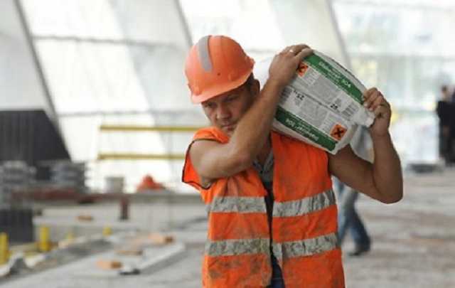 Есть ли совесть? Государство захотело обложить налогами заробитчан