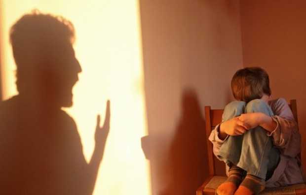 Полиция открыла дело на учительницу, избивавшую детей