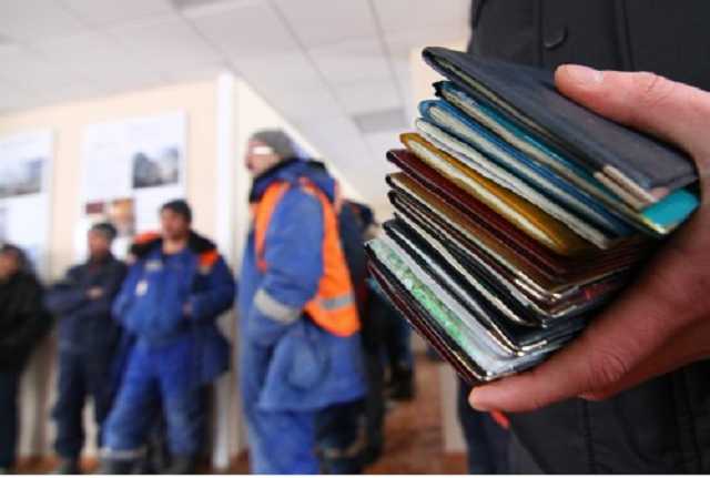 Число выехавших из Украины за минувший год граждан страны выросло на четверть