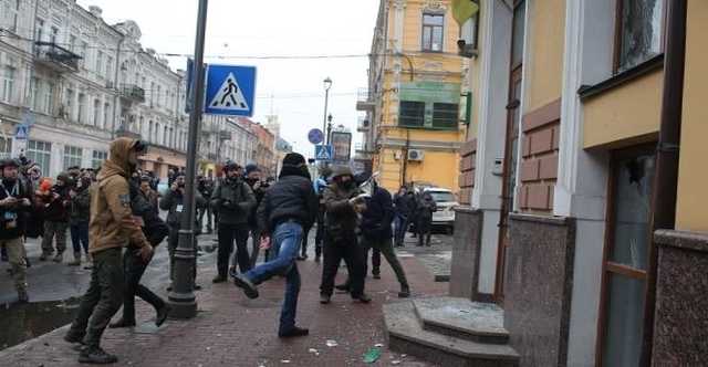 Михаил Подоляк: “Вернуться в славные девяностые”