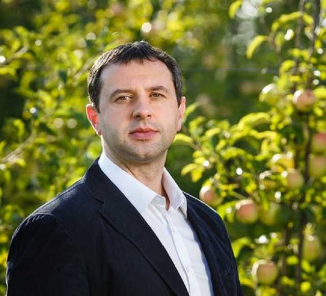 Село Гора, Роман Дмитрив или кое-что о кризисе управления