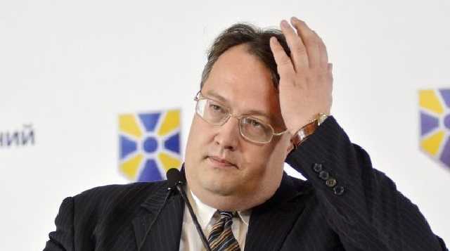 Геращенко заявил, что компромат на Рубана и Савченко собирали еще с лета