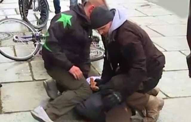 В Берлине неизвестный попытался напасть на Меркель