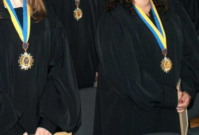 У судовій владі запевняють: правила поховання в Україні не змінилися