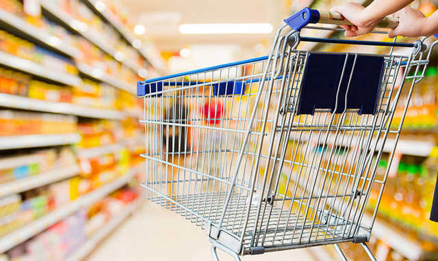 В Украине из-за инфляции подорожали алкоголь и проезд в транспорте