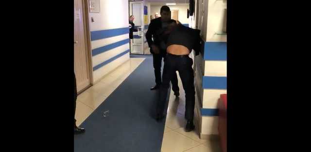 Нардепы Ивченко и Гончаренко подрались из-за "правок Лозового"