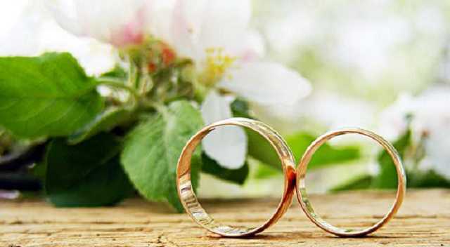 Обручальные кольца будут носить по-новому