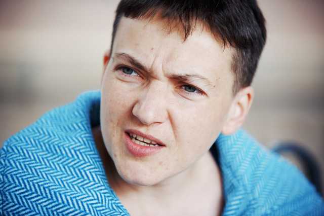 Савченко: Многие народные депутаты ходят в Раду с оружием