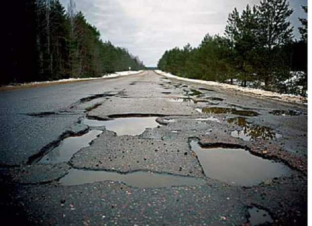 Яма на яме. Украинцы жалуются на ужасное состояние трассы Одесса-Киев