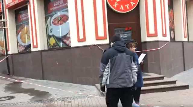 Все в крови: в центр Киева стянули полицию, дежурят скорые