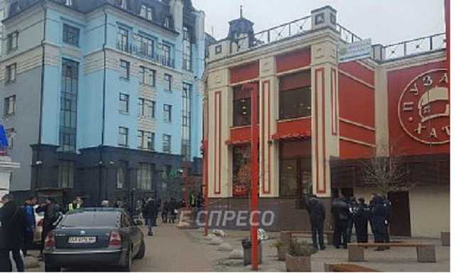 В Киеве на Подоле в Пузатой хате убили мужчину